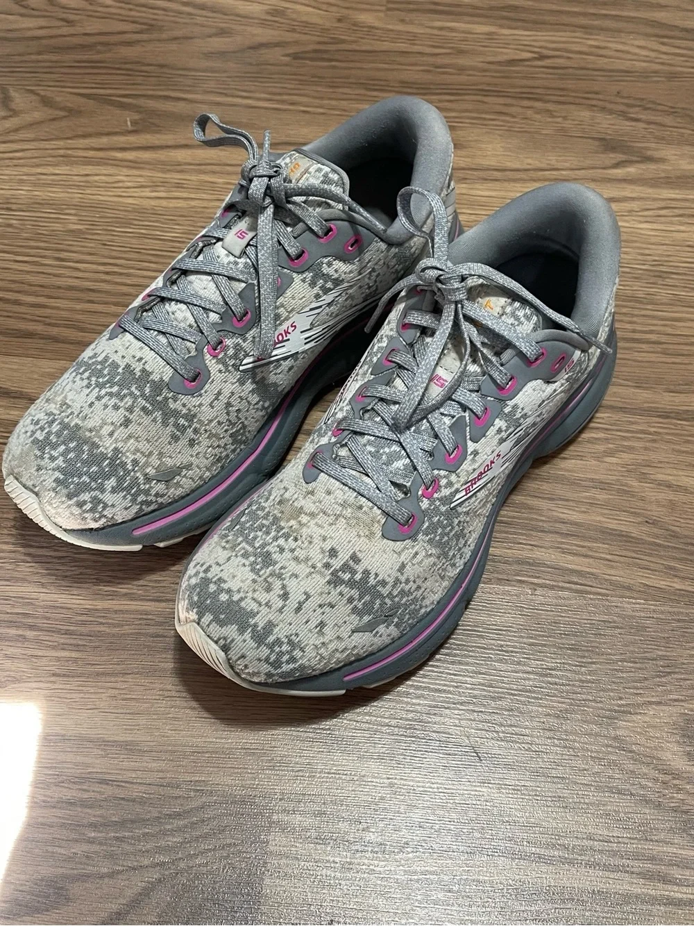 Brooks Ghost 15 Running Shoes Womens 8.5 Athletic Sneakers 1203801B147 Camo Gray
